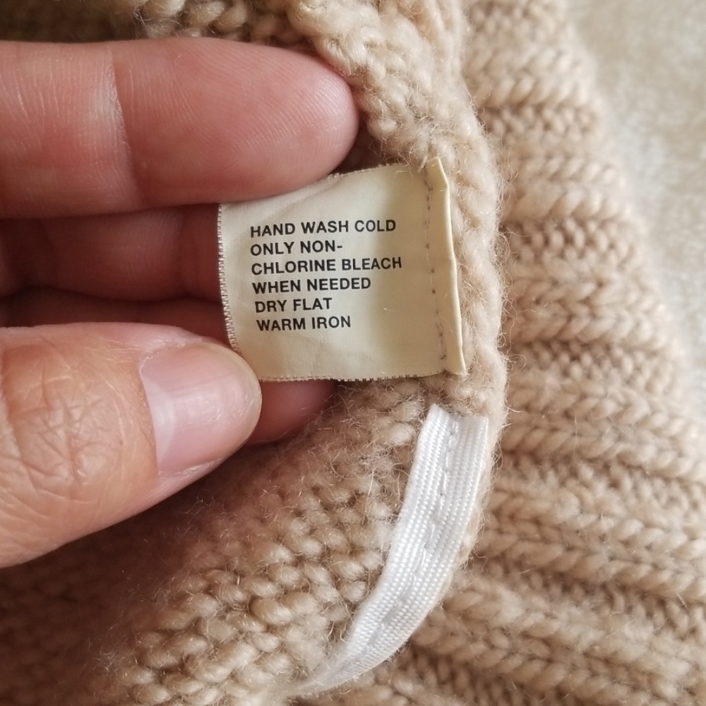 Gap short sleeve sweater dress,/ used - Picture 5 of 7